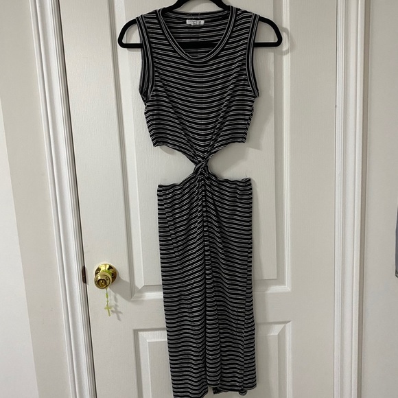 Affordable pre-loved dresses - Picture 6 of 6